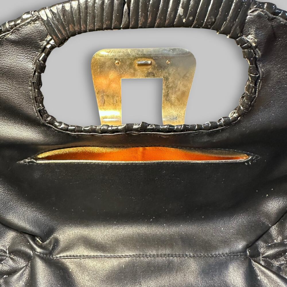 Vintage Elegance Black Woven Handbag with Gold-Tone Hardware - Picture 8 of 9